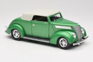 Ford Kabriolett Roheline Road Signature 1:18 92239 Metall - pilt 6/8