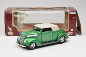 Ford Kabriolett Roheline Road Signature 1:18 92239 Metall - pilt 8/8