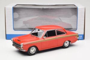 Ford Cortina Lotus Red & Gold Stripe MCG 1:18 MCG18532 Metall - pilt 6/6
