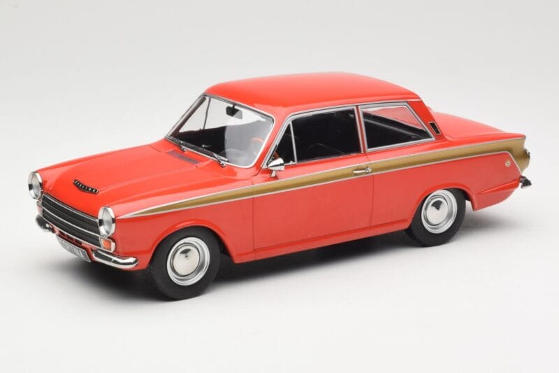 Ford Cortina Lotus Red & Gold Stripe MCG 1:18 MCG18532 Metall