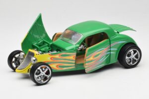 Ford Coupe Roheline Tulega Road Signature 1:18 30109 Metall - pilt 2/8