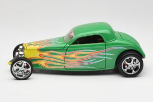 Ford Coupe Roheline Tulega Road Signature 1:18 30109 Metall - pilt 4/8