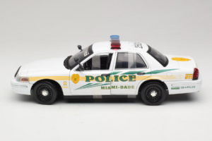Ford Crown Victoria Police Interceptor CSI Miami GreenLight 1:18 13514 Metall - pilt 3/6