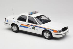 Ford Crown Victoria RCMP Police Car AUTOart 1:18 72706 Metall - pilt 6/8