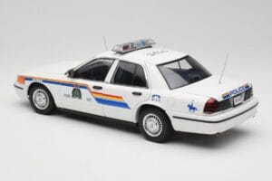 Ford Crown Victoria RCMP Police Car AUTOart 1:18 72706 Metall - pilt 7/8