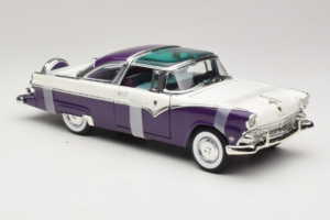 Ford Crown Victoria Valge Lilla Road Signature 1:18 92138-P1 Metall - pilt 4/6