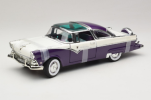 Ford Crown Victoria Valge Lilla Road Signature 1:18 92138-P1 Metall