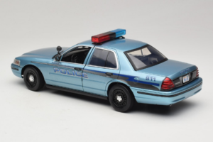 Ford Crown Victoria Police Cruiser Twilight Blue Greenlight 1:18 1643 Metall - pilt 7/8