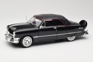 Ford Deluxe Kabriolett Must Maisto 1:18 31681 Metall