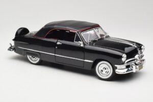 Ford Deluxe Kabriolett Must Maisto 1:18 31681 Metall - pilt 6/8