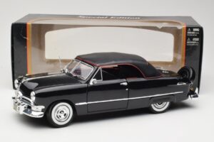Ford Deluxe Kabriolett Must Maisto 1:18 31681 Metall - pilt 8/8