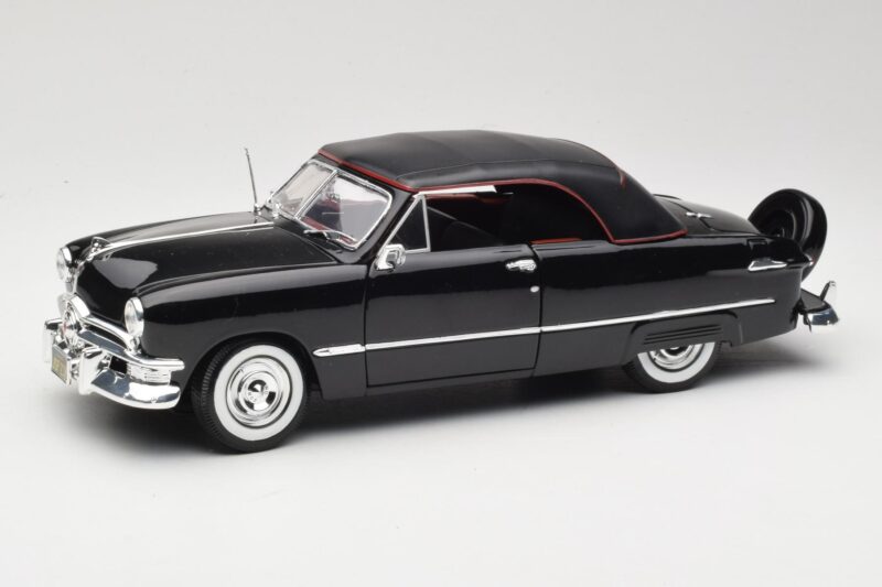 Ford Deluxe Kabriolett Must Maisto 1:18 31681 Metall