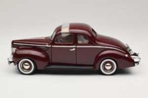 Ford Deluxe Coupe Tumepunane ERTL 1:18 7936 Metall - pilt 4/7