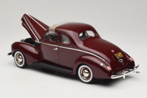 Ford Deluxe Coupe Tumepunane ERTL 1:18 7936 Metall - pilt 5/7