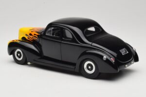 Ford Deluxe Hot Rod Must Universal Hobbies 1:18 6002 Metall - pilt 7/8
