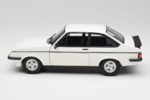 Ford Escort Mk2 RS 2000 LHD Valge Minichamps 1:18 150084300 Metall - pilt 4/8