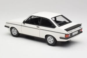 Ford Escort Mk2 RS 2000 LHD Valge Minichamps 1:18 150084300 Metall - pilt 7/8