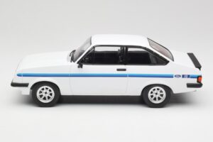 Ford Escort Mk2 RS 2000 Valge MCG 1:18 MCG18439 Metall - pilt 3/6