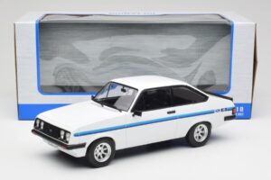 Ford Escort Mk2 RS 2000 Valge MCG 1:18 MCG18439 Metall - pilt 6/6