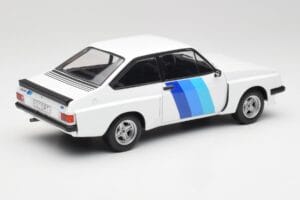 Ford Escort Mk2 RS 2000 X-Pack Diamond Valge & Sinine Decor MCG 1:18 MCG18351 Metall - pilt 2/6