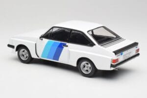 Ford Escort Mk2 RS 2000 X-Pack Diamond Valge & Sinine Decor MCG 1:18 MCG18351 Metall - pilt 5/6