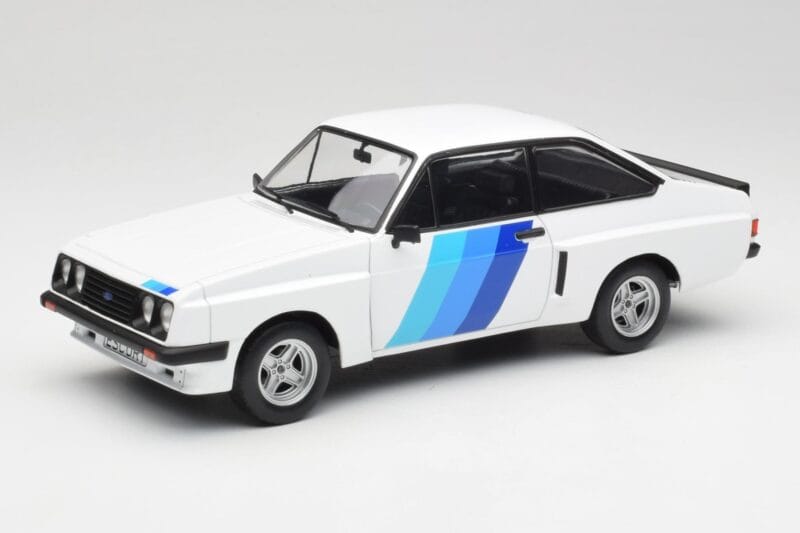 Ford Escort Mk2 RS 2000 X-Pack Diamond Valge & Sinine Decor MCG 1:18 MCG18351 Metall
