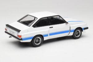 Ford Escort Mk2 RS 2000 X-Pack Diamond Valge & Sinine Stripe MCG 1:18 MCG18350 Metall - pilt 2/6