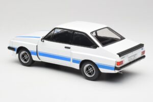 Ford Escort Mk2 RS 2000 X-Pack Diamond Valge & Sinine Stripe MCG 1:18 MCG18350 Metall - pilt 5/6