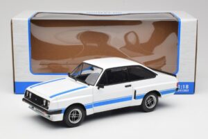 Ford Escort Mk2 RS 2000 X-Pack Diamond Valge & Sinine Stripe MCG 1:18 MCG18350 Metall - pilt 6/6