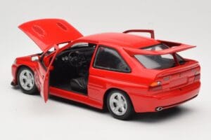 Ford Escort Mk5 RS Cosworth Punane UT Models 1:18 180082102 Metall - pilt 5/8