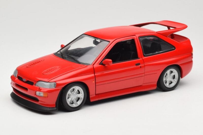 Ford Escort Mk5 RS Cosworth Punane UT Models 1:18 180082102 Metall
