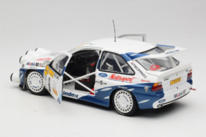 Ford Escort RS Cosworth Mobil 1 #6 F. Delecour / D. Grataloup Rally Monte Carlo Night Version Winner 1994 UT Models 1:18 3945 - pilt 5/8