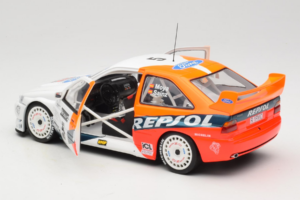 Ford Escort RS Cosworth Repsol #5 C. Sainz / L. Moya RAC Rally 1997 UT Models 1:18 39750 Metall - pilt 5/8