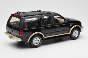 Ford Expedition Eddie Bauer Must UT Models 1:18 22710 Metall - pilt 2/7