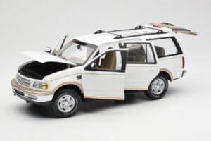 Ford Expedition Eddie Bauer Valge UT Models 1:18 22712 Metall - pilt 2/8