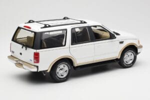 Ford Expedition Eddie Bauer Valge UT Models 1:18 22712 Metall - pilt 3/8