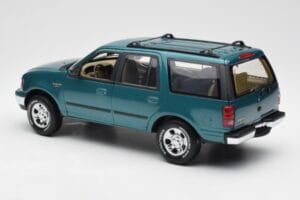 Ford Expedition XLT Roheline Metallik UT Models 1:18 22717 Metall - pilt 7/8