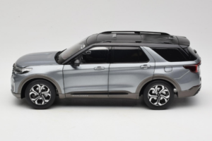 Ford Explorer Hall OEM 1:18 FORD2020 Metall - pilt 4/8