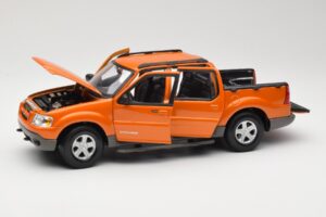 Ford Explorer Sport Trac Oranž Maisto 1:18 536891G Metall - pilt 2/8
