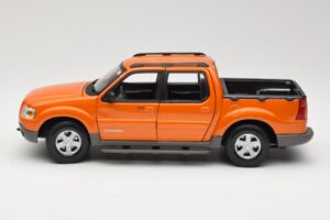 Ford Explorer Sport Trac Oranž Maisto 1:18 536891G Metall - pilt 4/8