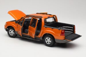 Ford Explorer Sport Trac Oranž Maisto 1:18 536891G Metall - pilt 5/8
