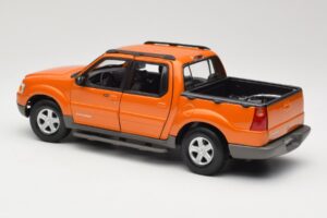Ford Explorer Sport Trac Oranž Maisto 1:18 536891G Metall - pilt 7/8