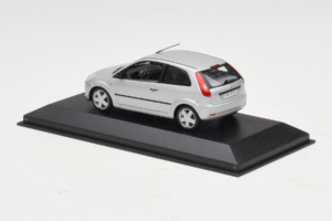 Ford Fiesta Mk5 2-Door Hõbedane Minichamps 1:43 FIESTA003 Metall - pilt 3/4