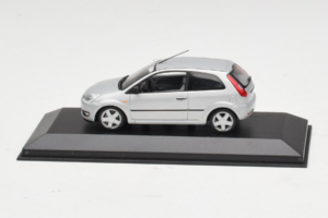 Ford Fiesta Mk5 2-Door Hõbedane Minichamps 1:43 FIESTA003 Metall