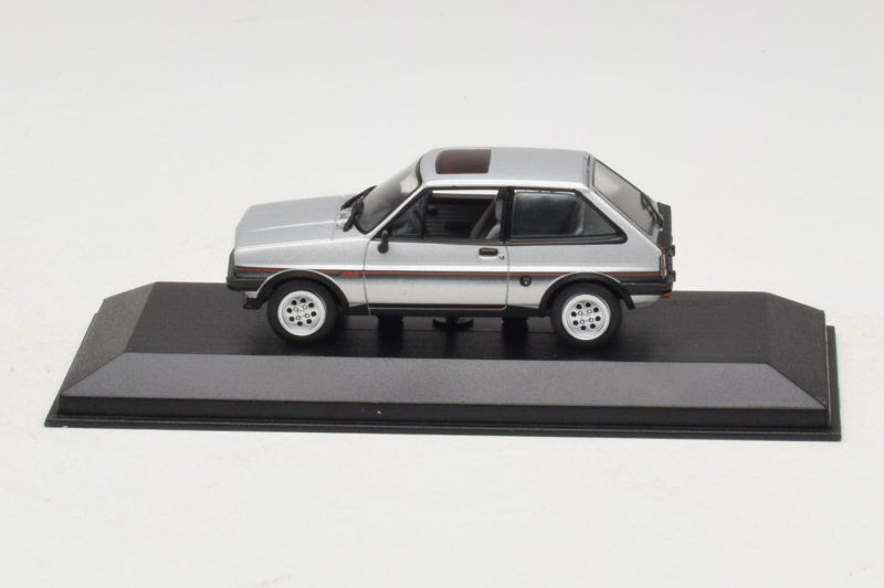 Ford Fiesta XR2 Hõbedane Minichamps 1:43 400085160 Metall