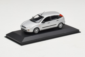 Ford Focus Mk1 Hõbedane Minichamps 1:43 FOCUS006 Metall - pilt 2/4