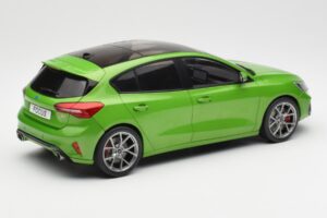 Ford Focus ST Mk4 Roheline MCG 1:18 MCG18452 Metall - pilt 2/6