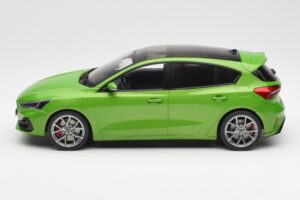 Ford Focus ST Mk4 Roheline MCG 1:18 MCG18452 Metall - pilt 3/6