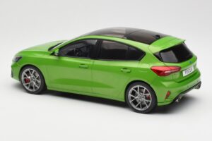 Ford Focus ST Mk4 Roheline MCG 1:18 MCG18452 Metall - pilt 5/6