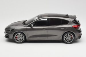 Ford Focus ST Mk4 Hall MCG 1:18 MCG18454 Metall - pilt 3/6